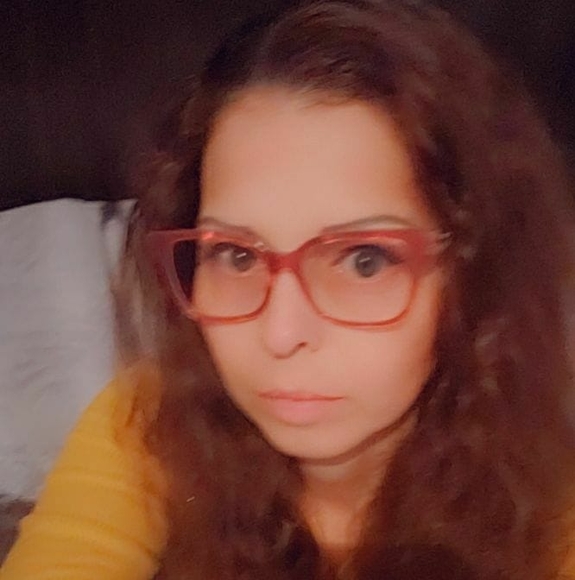 Meet your Posher, Vicky - Picture 1 of 1